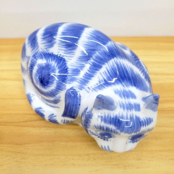 Blue & White Porcelain Cat Figurine – Curled Sleeping Pose - Picture 5 of 9